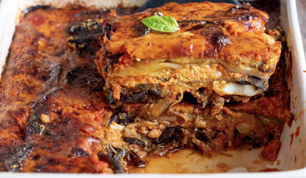 PARMIGIANA DI MELANZANE IN NEGOZIO GASTRONOMIA A PARMA